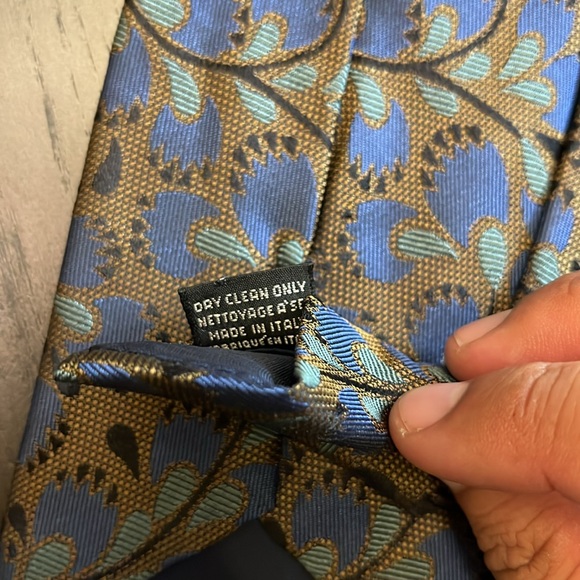 Vintage Cecilia Metheny Italian 100% Silk Tie - Picture 3 of 5